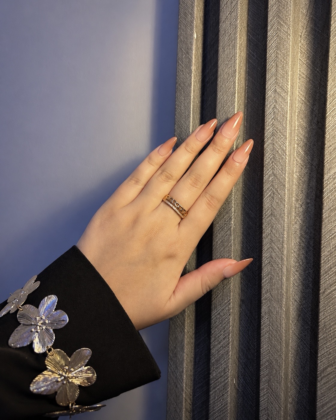 Caramel latte Glam press-on nails